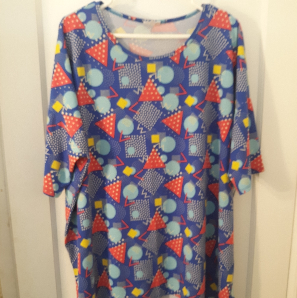EUC LuLaRoe Irma 2X blue with geometric pattern